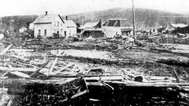 Boards and wreckage from Heppner flood 1903